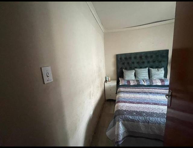 2 BEDROOM PROPERTY TO RENT IN MEADOWLANDS ZONE 1